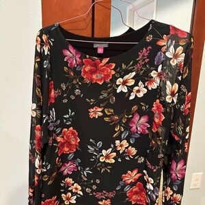 Women’s Vince Camuto fully lined floral print blouse. Size medium